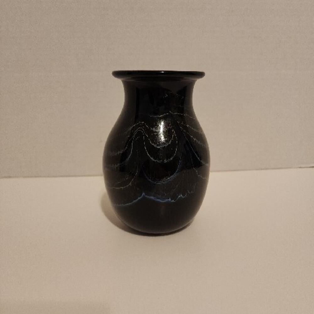 Buzz Williams Alder House Art Glass 1979 Black Swirled Blue 5.5" Bulb Vase